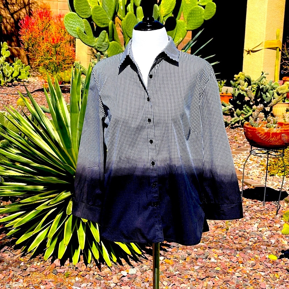 NWOT - WOMYN CASUAL TOP